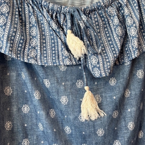 Tru Self Off the Shoulder Boho Blue & White Top sz Medium - Picture 5 of 11